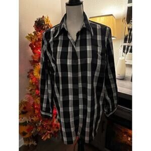 Chaus women’s long sleeve shirt‎ size 2x plaid